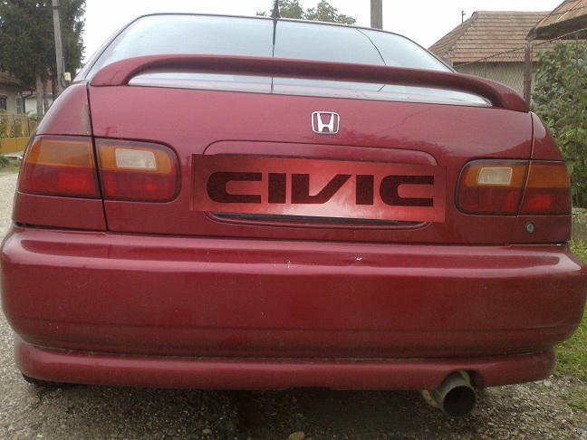 zahladenie kufra a napis CIVIC