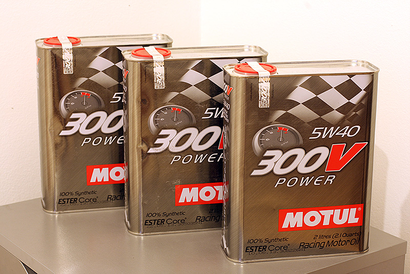 Olej Motul V300